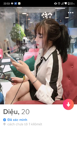 Screenshot_2020-08-27-22-53-17-582_com.tinder.webp