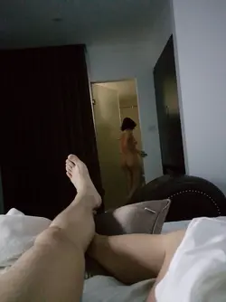 18605