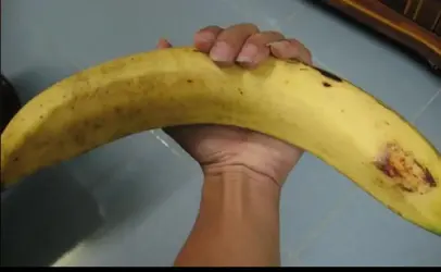216743
