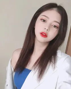 lizkimcuong93_46790740_358359961606932_6977402121606769653_n.webp