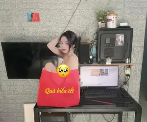 303444