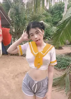 306320