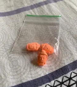 318375