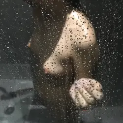 321096