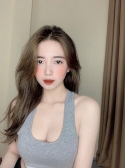 thieu-nu-ha-thanh-xinh-xan-dien-do-goi-cam-thieu-dot-moi-anh-nhindocx-1624197301517.jpeg
