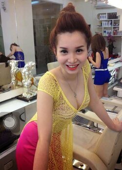 saigon-beauty-salon-and-massage-girls.jpg