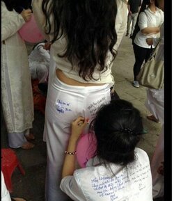 nu-sinh-bop-meo-van-hoa-ao-dai_2.jpg