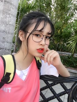 hoa-binh-gai-xinh-nguyen-thao-vi-gay-tiec-nuoi-khi-chi-l_014.jpg