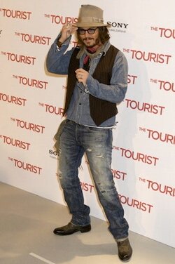 fashion-blogs-slaves-to-fashion-0315-johnny-depp-hat-person-of-year2_fd.jpg
