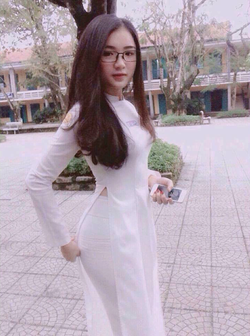 goc-thu-gian-407455-cu-bi-thich-con-gai-mac-ao-dai.png