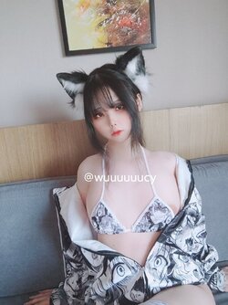 EyN1E-cUUAIv_oE.jpg