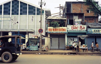 loat-anh-do-phan-giai-cao-net-cang-ve-sai-gon-1967-1968-cua-john-beck_615813413037c.jpeg
