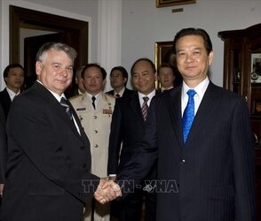 vna_potal_ky_niem_70_nam_ngay_thiet_lap_quan_he_ngoai_giao_viet_nam_–_ba_lan_421950_-_422020_q...jpg