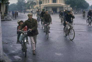 anh-mau-cuc-hiem-ve-ha-noi-nam-1967 (1).jpg