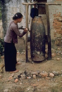 anh-mau-cuc-hiem-ve-ha-noi-nam-1967.jpg