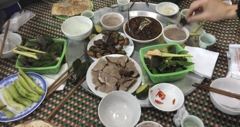 ngoi-lang-o-ha-noi-an-4-tan-thit-cho-mung-4-tet-lay-may1549850171.jpg ngoi-lang-o-ha-noi-an-4-tan-thit-cho-mung-4-tet-lay-may1549850171.jpg