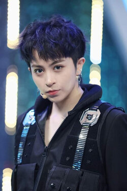 gil-le-tai-nguoi-ay-la-ai-ve-dep-cuc-pham-khien-cu-dan-mang-bam-lik-b02b3bf7.jpg