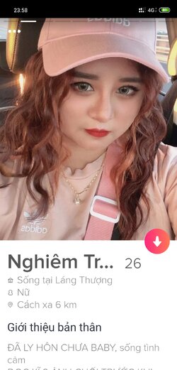 Screenshot_2021-10-21-23-58-19-653_com.tinder.jpg
