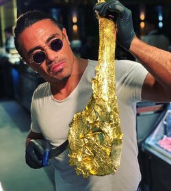 Salt_Bae_Gold_Steak_Miami_Police_1_.jpg