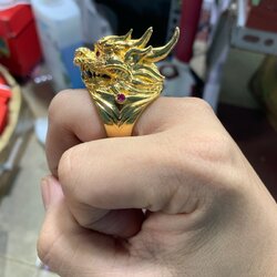 Nhẫn-rồng-to-mạ-vàng-phú-lê-loại-to-18k-2.jpg Nhẫn-rồng-to-mạ-vàng-phú-lê-loại-to-18k-2.jpg