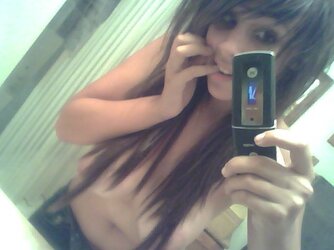 busty-emo-35.jpg