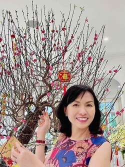 gia-the-vo-ong-ho-nhan---nguoi-anh-em-nuong-tua-cua-hien-ho-truong-nu-gia-toc-son-kim-so-huu-t...jpg