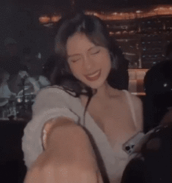 DB36E4E8-59B5-4F89-871B-B740FE5E5AF3.gif