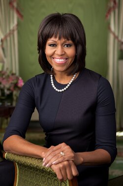 Michelle_Obama_2013_official_portrait.jpg