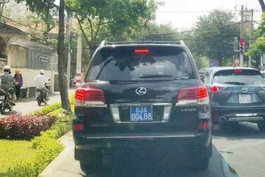 lexus_2.jpg