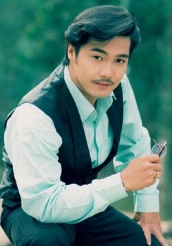 cuoc-song-doc-than-cua-ly-hung-hien-gio-ra-sao.jpg