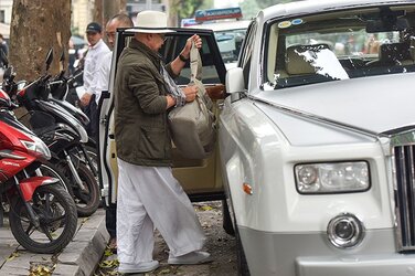 dai-gia-dang-le-nguyen-vu-bo-quen-rolls-royce-tien-ty-o-ha-noi.jpg