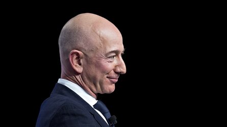 Jeff-Bezos-elle-man-featured-image.jpg
