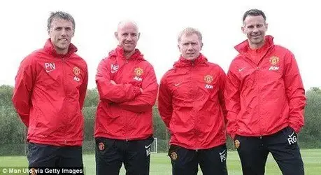 hau-ve-phil-neville-hinh-anh-7.jpg