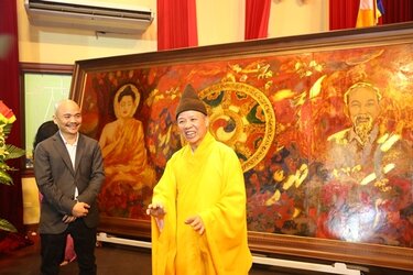 ra-mat-buc-tranh-dao-phap-va-dan-toc-nhan-dip-le-phat-dan-1.jpeg