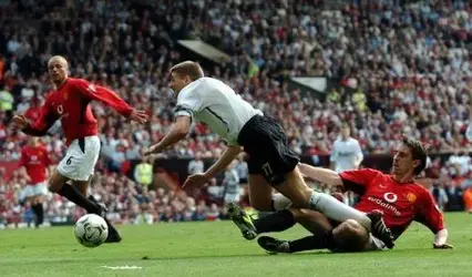 gary-neville-ELLE-Man-2-475x279.webp