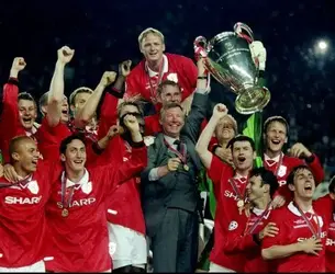 Alex-Ferguson-ELLE-Man-6-475x390.jpg