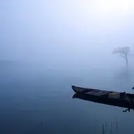 Con Thuyền Xa Bến