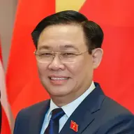 Đẹp trai ít nói
