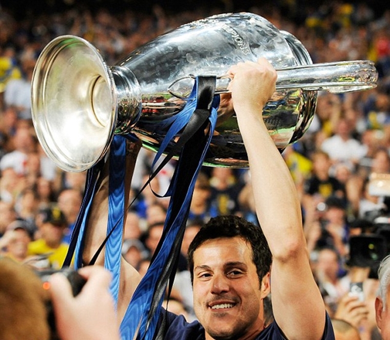 Cùng với Inter Milan, Julio Cesar giành được 5 Scudetto, 3 Coppa Italia, 4 Supercoppa Italiana, 1 UEFA Champions League và 1 FIFA Club World Cup. Đỉnh cao trong sự nghiệp của thủ môn này chính là cú ăn 3 lịch sử vào mùa giải 2009 - 2010.