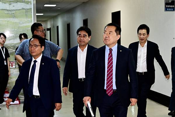 NIS: Bắc Triều Tiên trở nên tự tin hơn nhờ năng lực hạt nhân và mối quan hệ chặt chẽ với Nga