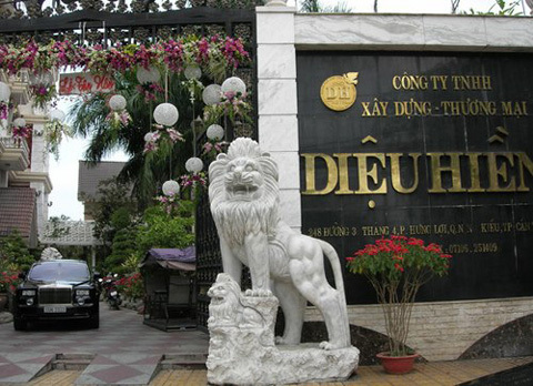 Gia thế 'khủng' của nhà chồng MC Quỳnh Chi