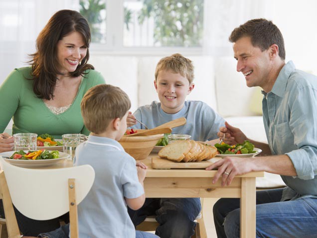 Phụ nữ chọn đàn ông giàu nhiều khi chỉ vì con cái. Ảnh minh họa Phụ nữ chọn đàn ông giàu nhiều khi chỉ vì con cái. Ảnh minh họa